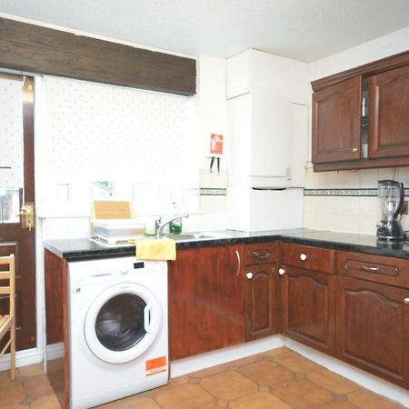Four Bedroom Townhouse 12 Minutes Walk To Excel Exhibition Centre ロンドン エクステリア 写真