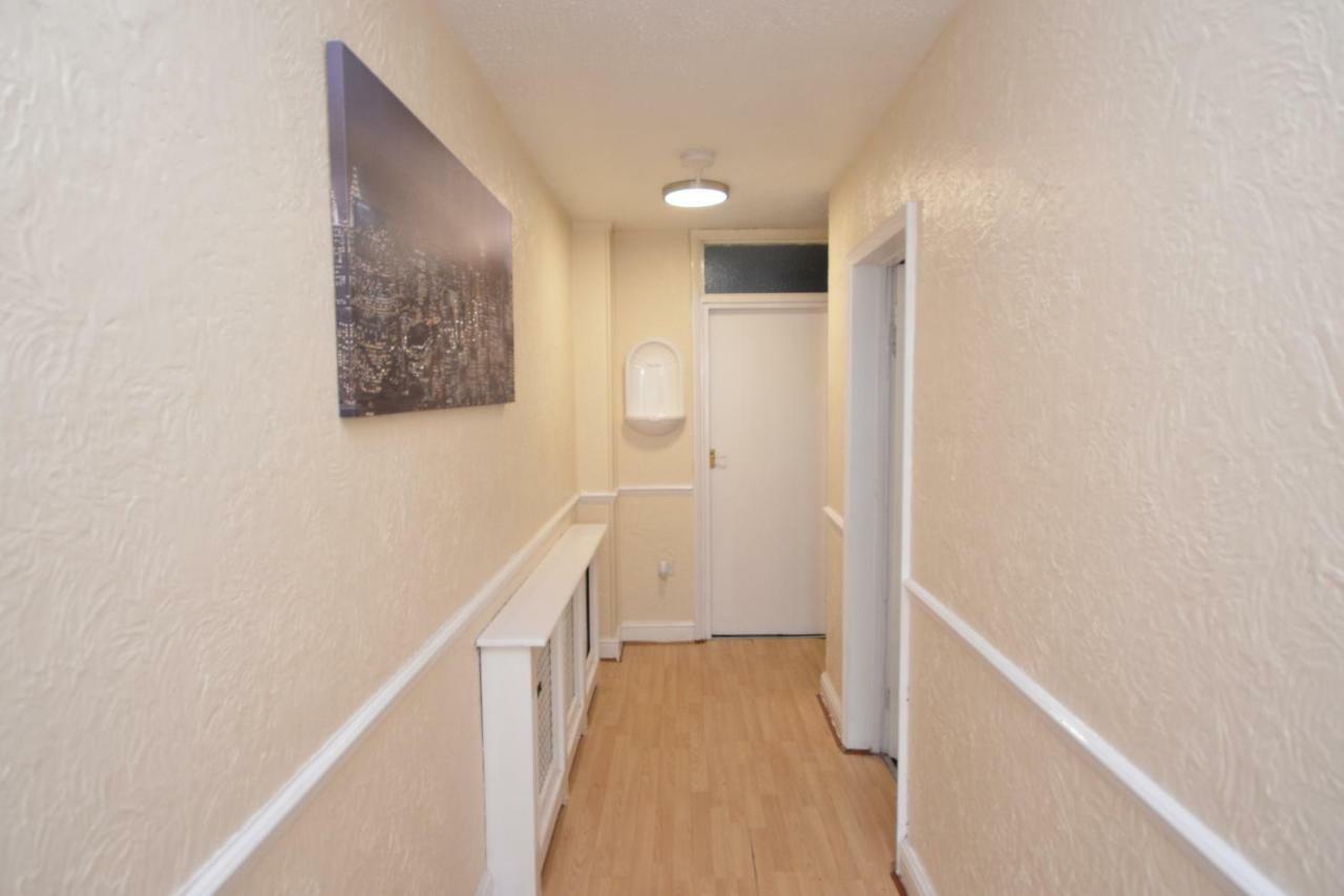 Four Bedroom Townhouse 12 Minutes Walk To Excel Exhibition Centre ロンドン エクステリア 写真