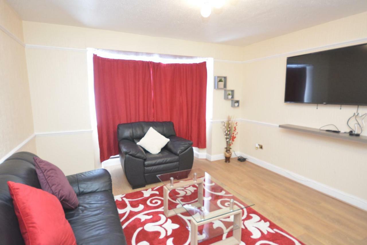 Four Bedroom Townhouse 12 Minutes Walk To Excel Exhibition Centre ロンドン エクステリア 写真
