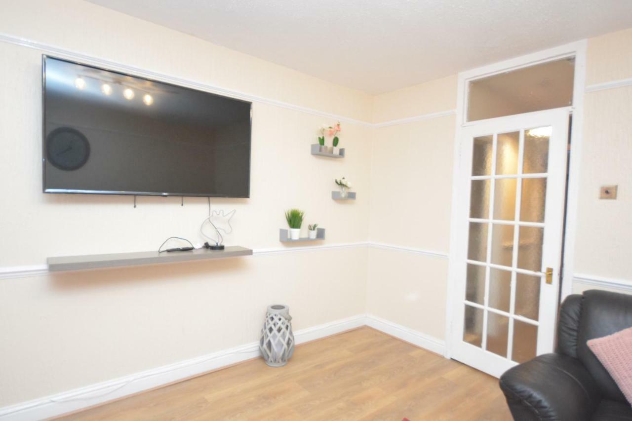 Four Bedroom Townhouse 12 Minutes Walk To Excel Exhibition Centre ロンドン エクステリア 写真