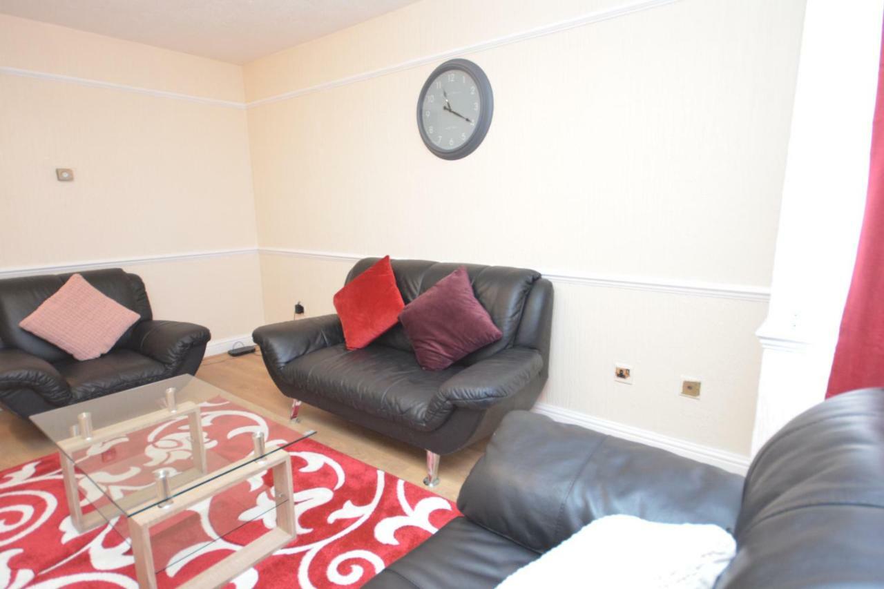 Four Bedroom Townhouse 12 Minutes Walk To Excel Exhibition Centre ロンドン エクステリア 写真