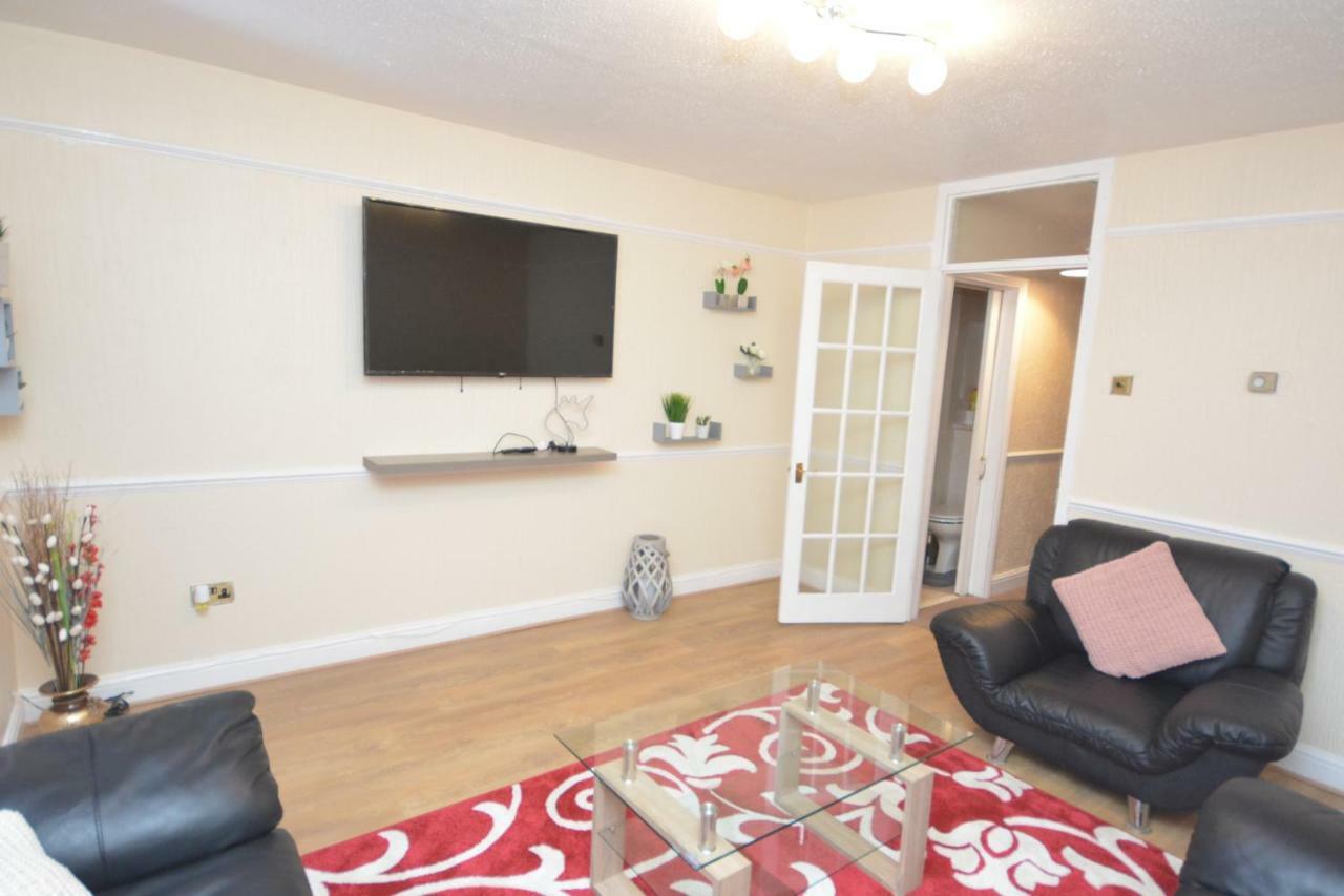 Four Bedroom Townhouse 12 Minutes Walk To Excel Exhibition Centre ロンドン エクステリア 写真