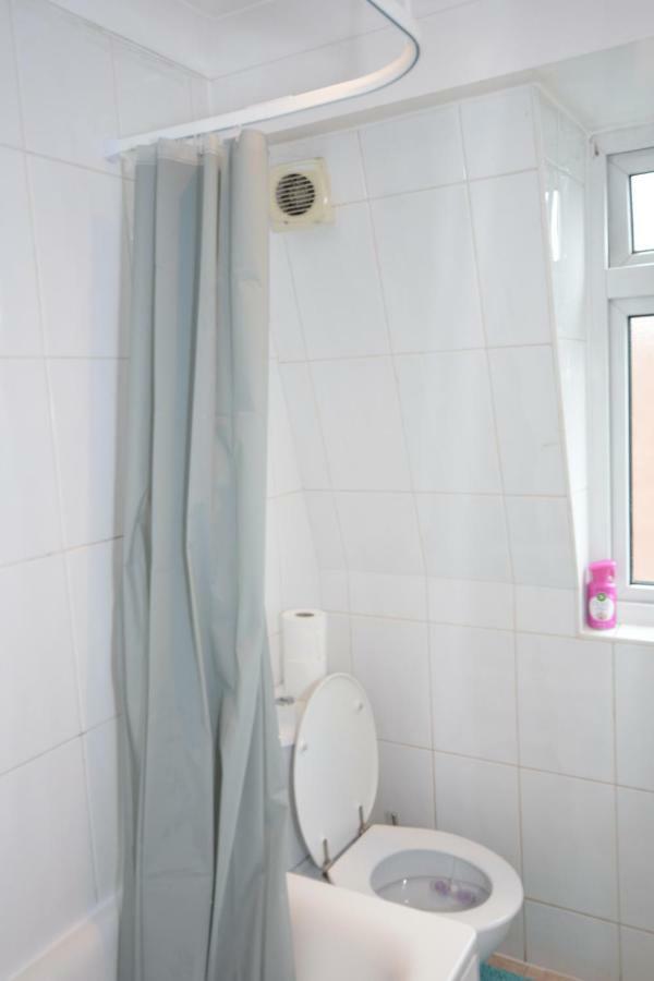 Four Bedroom Townhouse 12 Minutes Walk To Excel Exhibition Centre ロンドン エクステリア 写真