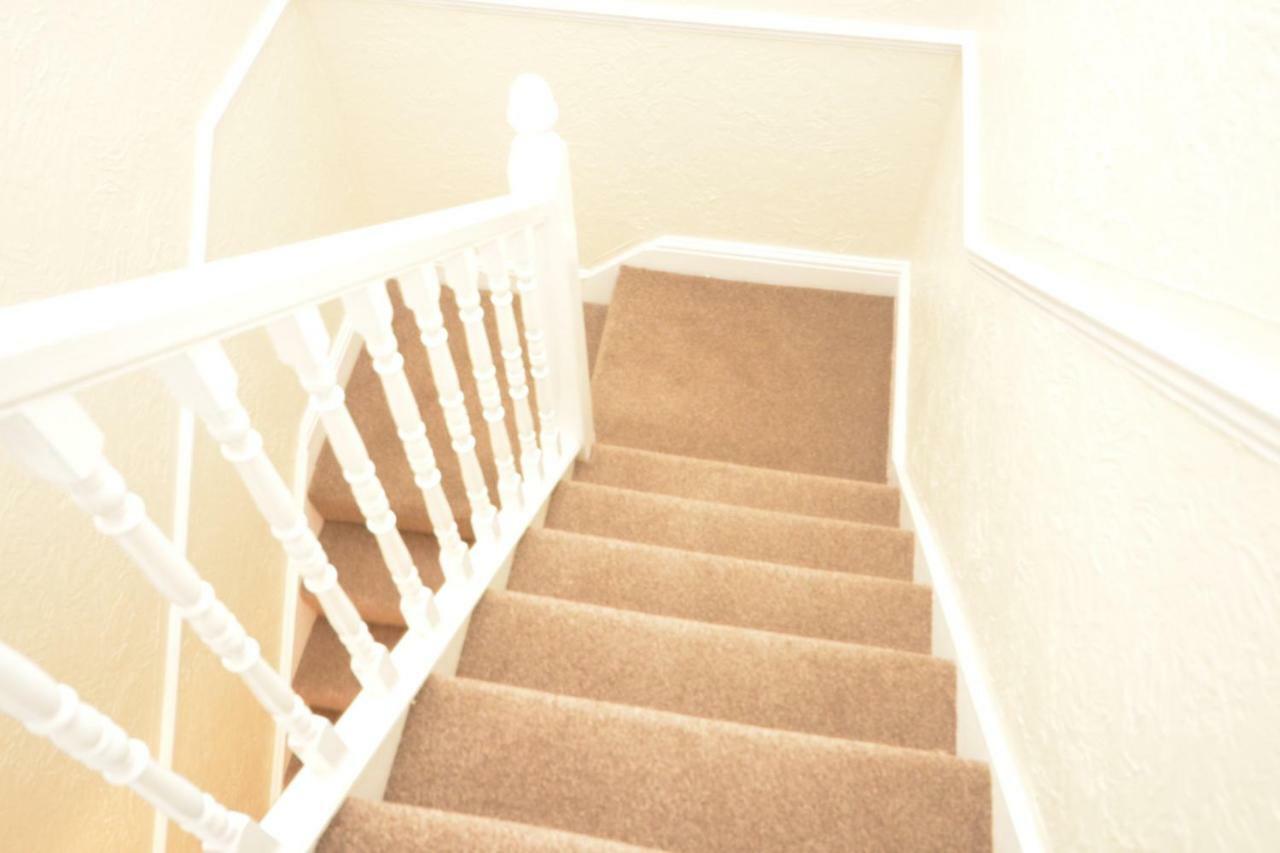 Four Bedroom Townhouse 12 Minutes Walk To Excel Exhibition Centre ロンドン エクステリア 写真